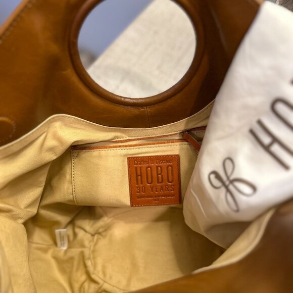 HOBO Giorgia 30th Anniversary Limited Edition Convertible Leather Bag in Truffle - Picture 5 of 9